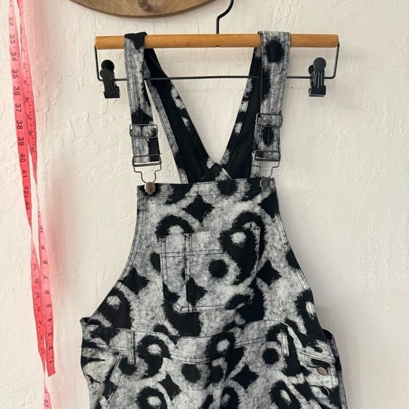 Dolls kill Petals and Peacocks In the Clouds Ying Yang Overalls Medium - Picture 5 of 11